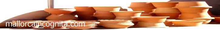 las ollas y las cazuelas de barro tipicas de la Isla se venden en Portol, Marratxi Mallorca